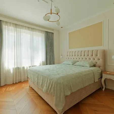 Brand New Luxury Apt, Supreme Location, Ndk