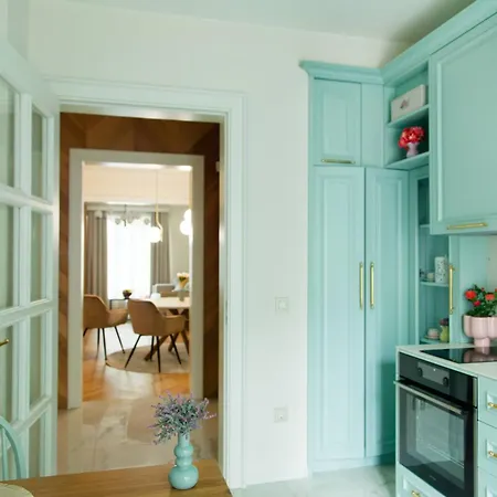 Brand New Luxury Apt, Supreme Location, Ndk