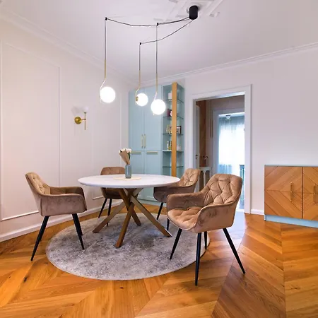 Brand New Luxury Apt, Supreme Location, Ndk Apartman